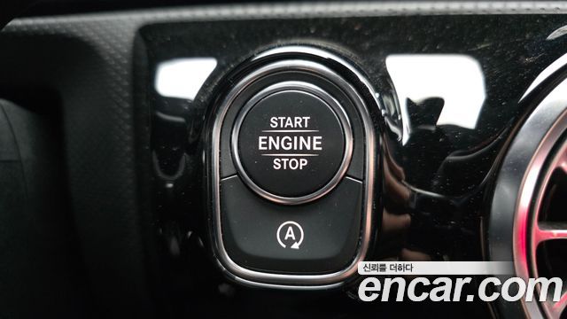 Mercedes-Benz CLA-Class CLA250 4MATIC