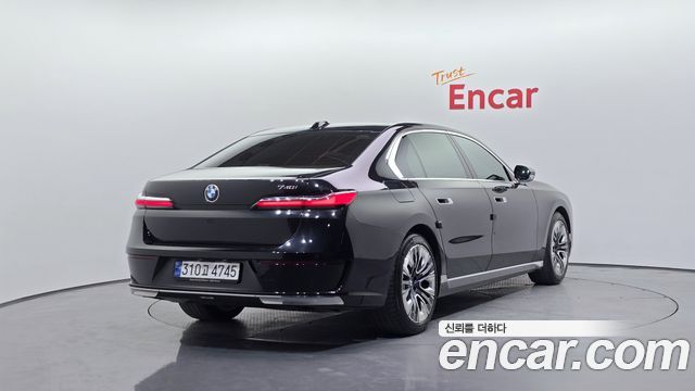 BMW 7-Series 740i sDrive Design Pure Excellence