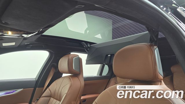 BMW 7-Series 740i sDrive Design Pure Excellence