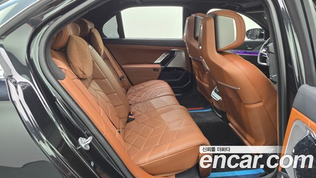 BMW 7-Series 740i sDrive Design Pure Excellence