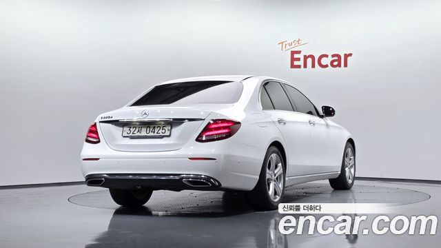 Mercedes-Benz E-Class E220d Avantgarde