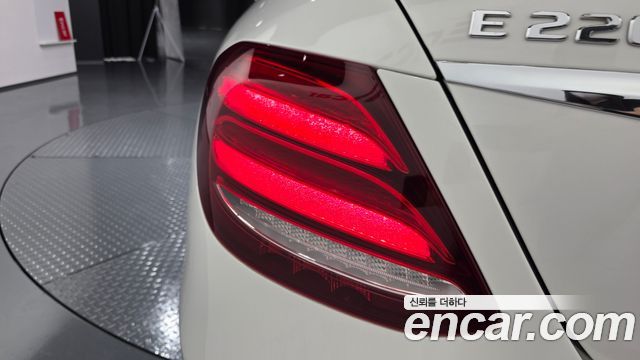 Mercedes-Benz E-Class E220d Avantgarde