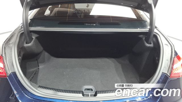 Mercedes-Benz C-Class C200 4MATIC Avantgarde