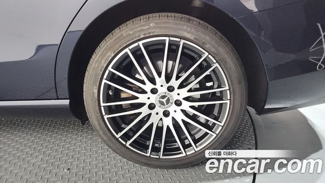 Mercedes-Benz C-Class C200 4MATIC Avantgarde