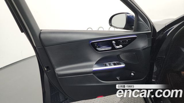 Mercedes-Benz C-Class C200 4MATIC Avantgarde