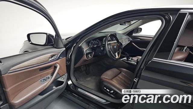 BMW 5-Series 520d Luxury Plus