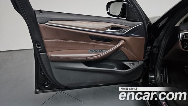 BMW 5-Series 520d Luxury Plus