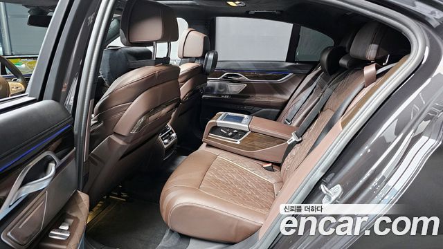 BMW 7-Series 730d xDrive Design Pure Excellence