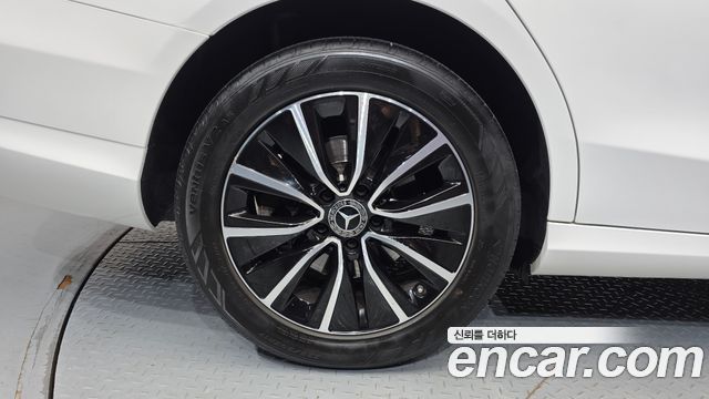 Mercedes-Benz C-Class C200