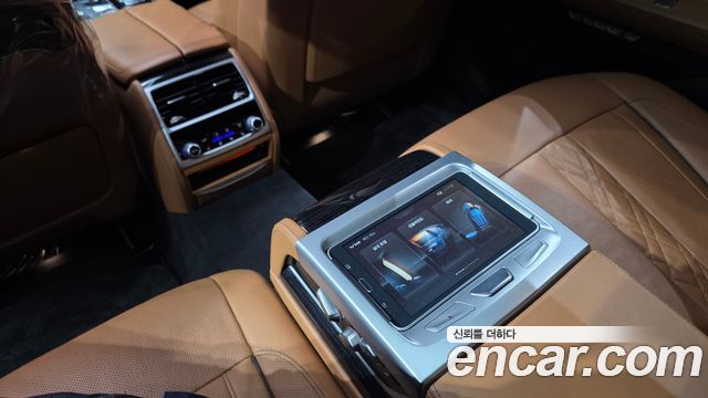 BMW 7-Series M760Li xDrive