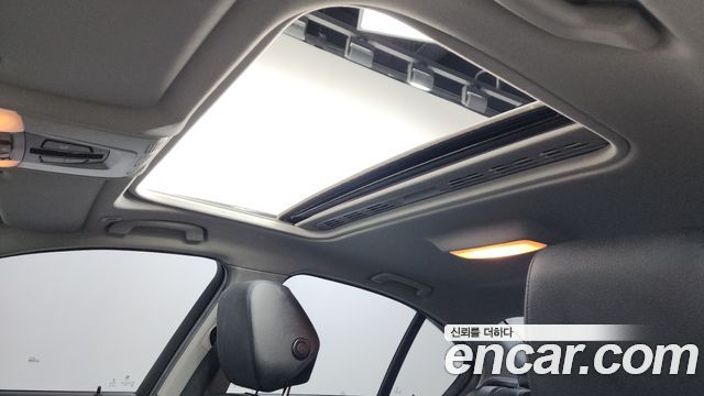 BMW 3-Series 320i Luxury