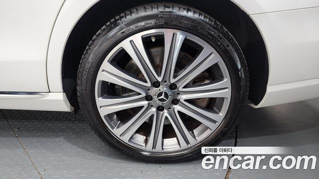 Mercedes-Benz E-Class E450 4MATIC Exclusive