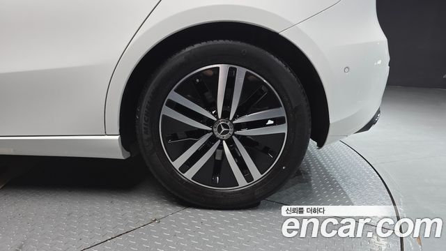 Mercedes-Benz A-Class A220 Hatchback