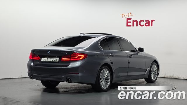 BMW 5-Series 520d xDrive Luxury Plus