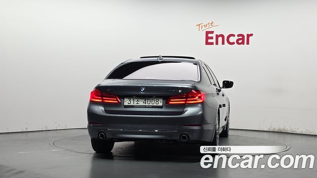 BMW 5-Series 520d xDrive Luxury Plus