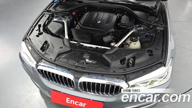 BMW 5-Series 520d xDrive Luxury Plus
