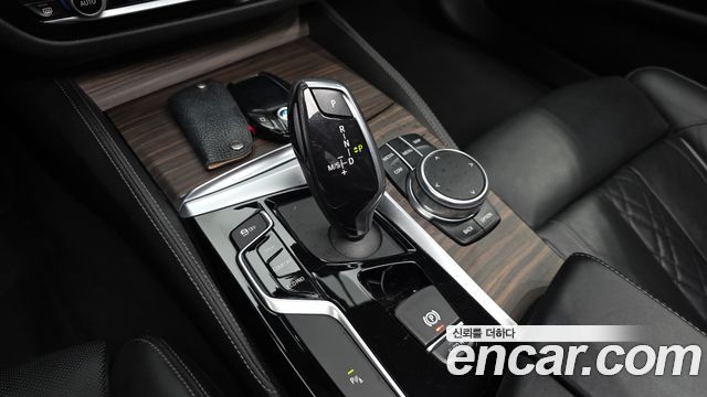 BMW 5-Series 520d xDrive Luxury Plus