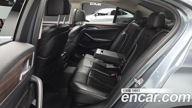 BMW 5-Series 520d xDrive Luxury Plus