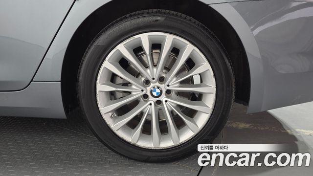 BMW 5-Series 520d xDrive Luxury Plus