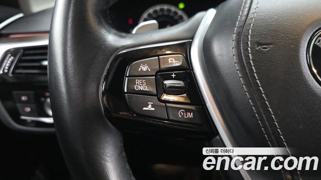 BMW 5-Series 520d xDrive Luxury Plus