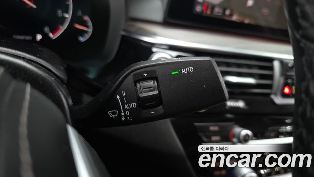 BMW 5-Series 520d xDrive Luxury Plus