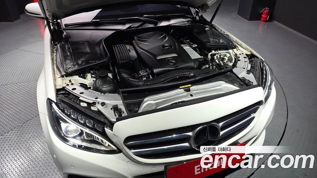 Mercedes-Benz C-Class C200 Avantgarde