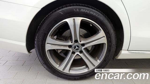 Mercedes-Benz E-Class E300 Avantgarde