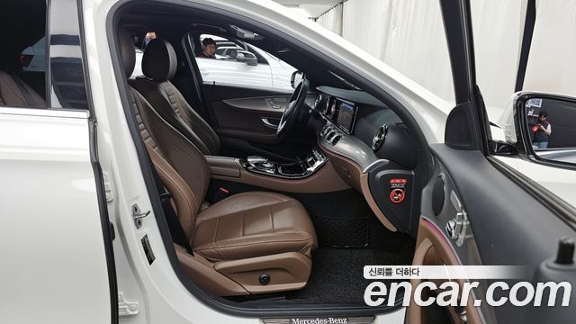 Mercedes-Benz E-Class E300 Avantgarde