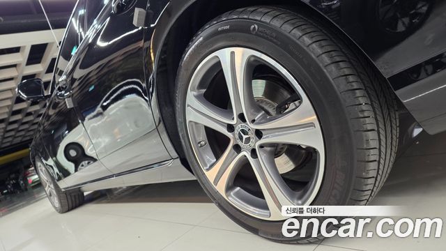 Mercedes-Benz E-Class E300 Avantgarde