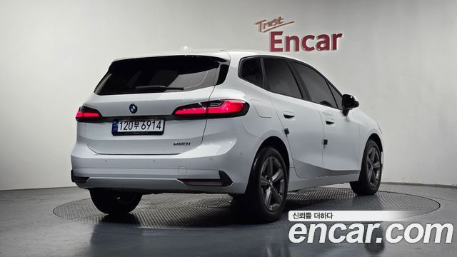 BMW 2-Series 220i Advantage