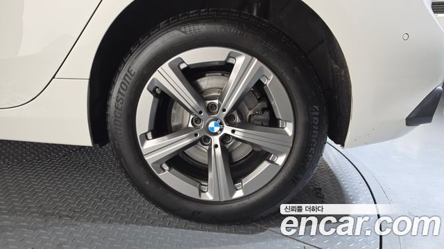BMW 2-Series 220i Advantage