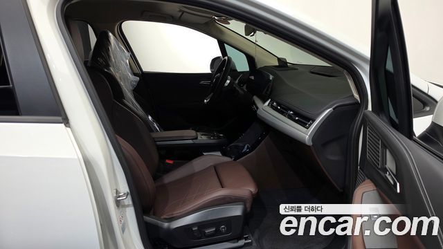 BMW 2-Series 220i Advantage