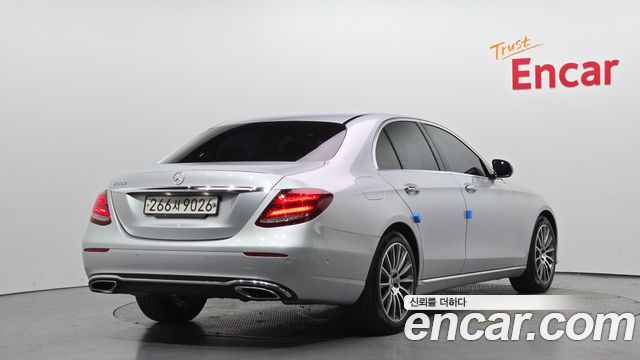 Mercedes-Benz E-Class E200 Avantgarde