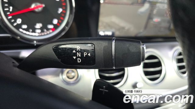 Mercedes-Benz E-Class E200 Avantgarde