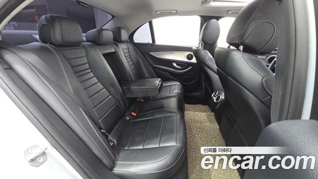 Mercedes-Benz E-Class E200 Avantgarde