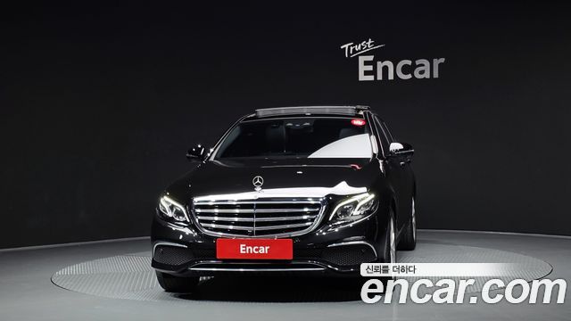 Mercedes-Benz E-Class E300 4MATIC Exclusive