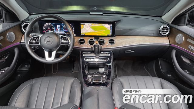 Mercedes-Benz E-Class E300 4MATIC Exclusive