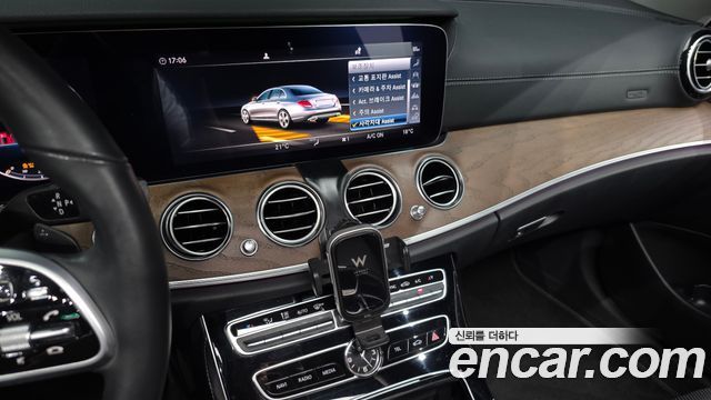 Mercedes-Benz E-Class E300 4MATIC Exclusive