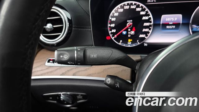 Mercedes-Benz E-Class E300 4MATIC Exclusive