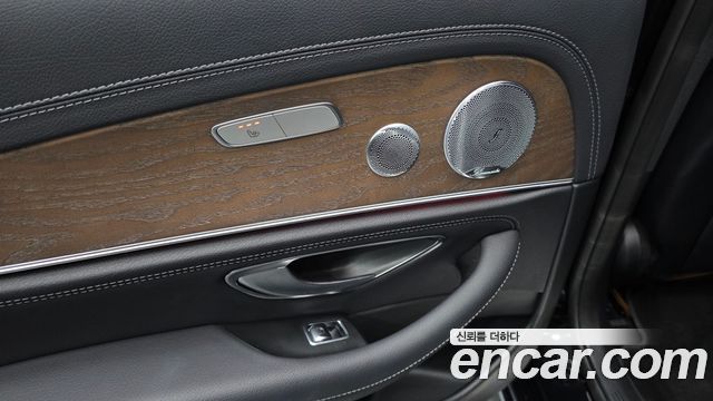 Mercedes-Benz E-Class E300 4MATIC Exclusive
