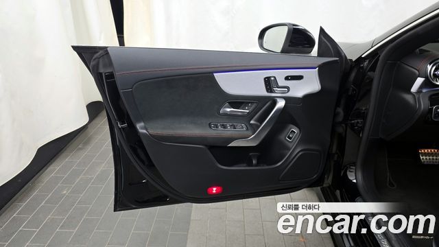 Mercedes-Benz CLA-Class CLA250 4MATIC