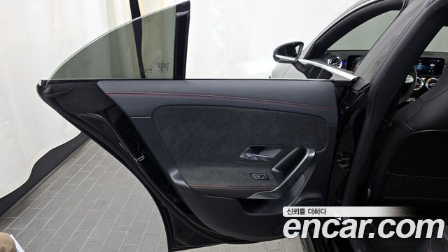 Mercedes-Benz CLA-Class CLA250 4MATIC