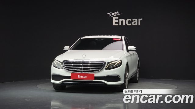 Mercedes-Benz E-Class E300 4MATIC Exclusive