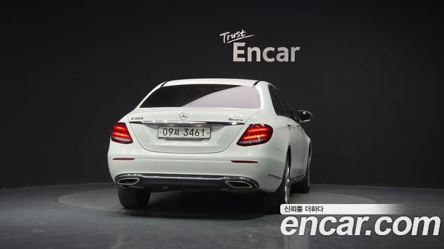 Mercedes-Benz E-Class E300 4MATIC Exclusive
