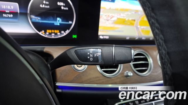 Mercedes-Benz E-Class E300 4MATIC Exclusive