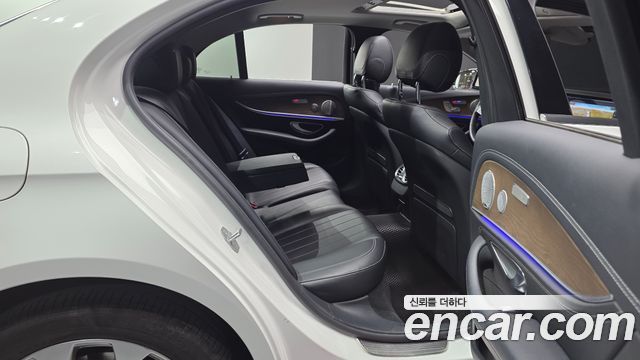 Mercedes-Benz E-Class E300 4MATIC Exclusive