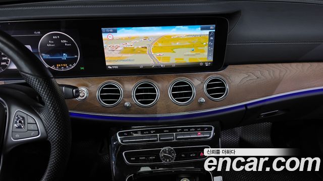 Mercedes-Benz E-Class E300 4MATIC Exclusive