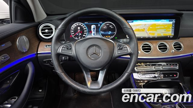 Mercedes-Benz E-Class E300 4MATIC Exclusive