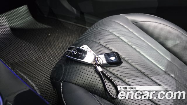 Mercedes-Benz E-Class E300 4MATIC Exclusive