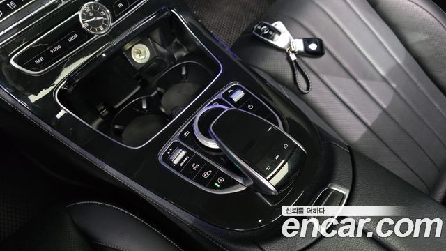 Mercedes-Benz E-Class E300 4MATIC Exclusive